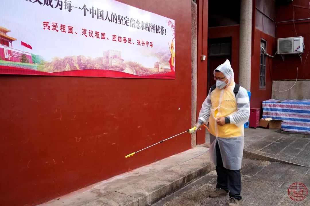 共克时艰，抗击疫情，我们一起努力