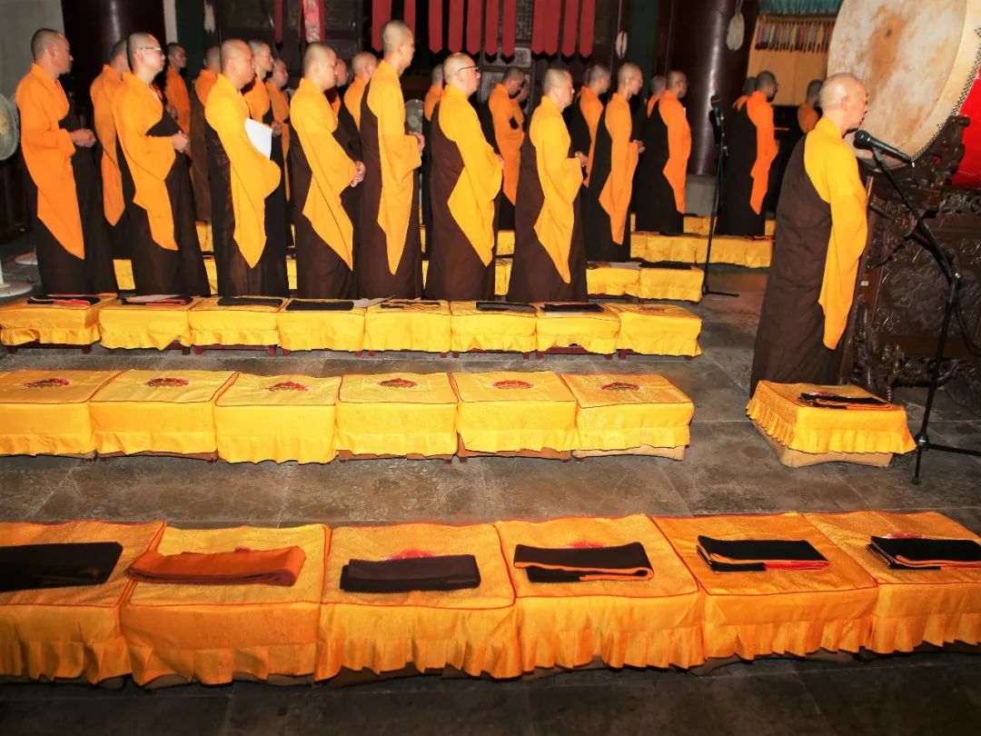 新闻 | 农历七月十五清晨 杭州灵隐寺举行执事请职、己亥夏安居圆满解夏仪式