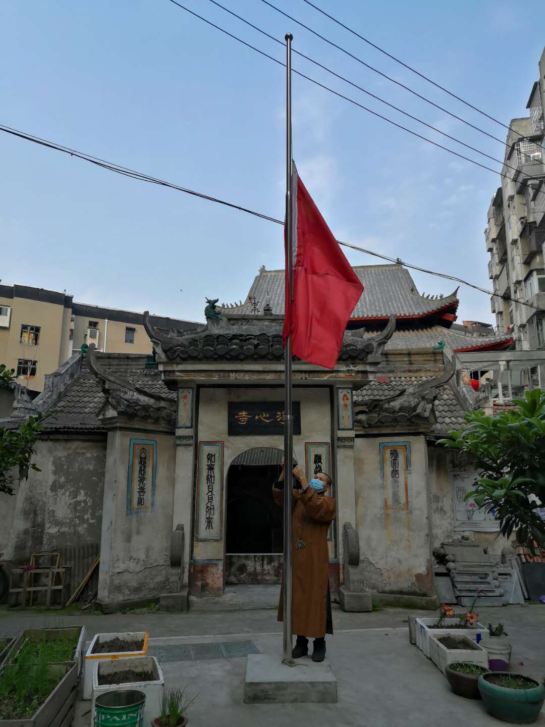 缅怀英烈,悼念同胞 | 湖北省佛教界举行哀悼活动