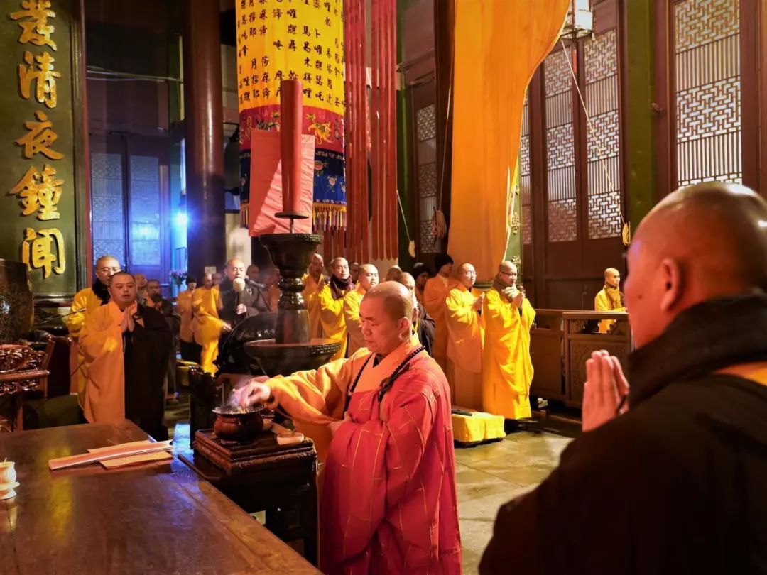 新闻 | 灵隐寺举行除夕祈福法会 祈愿疫情平息 国泰民安