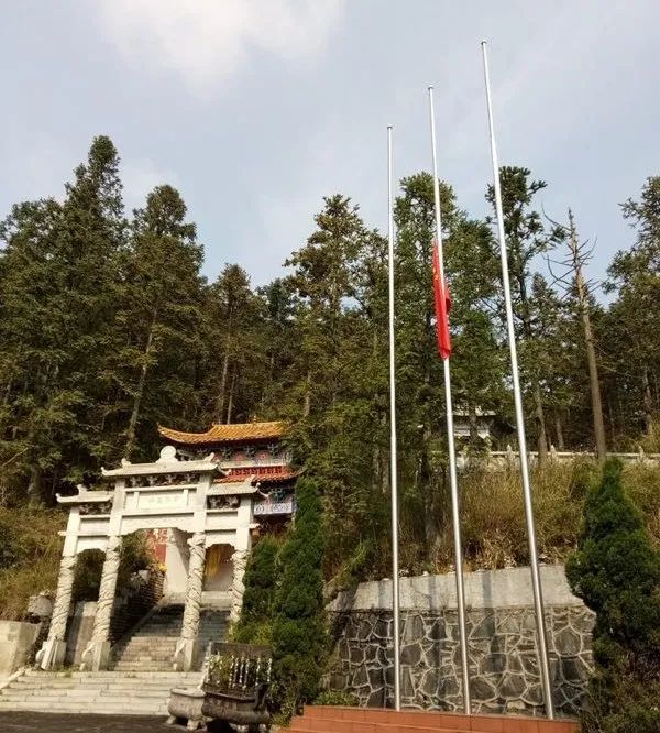 缅怀英烈,悼念同胞 | 湖北省佛教界举行哀悼活动