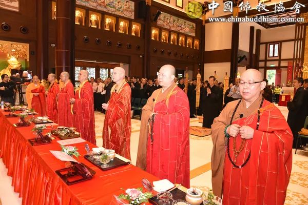 中国佛教代表团出席新加坡佛教居士林“三庆”典礼活动