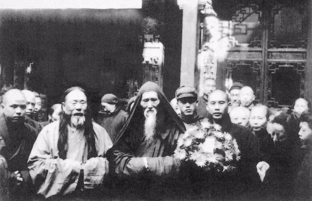 行脚只是徒步旅行?佛门“踏破铁鞋”的修行方式了解一下