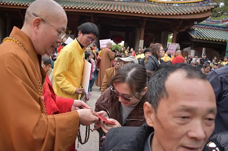 爱心厦门我们一起行动 新年书画慈善行 爱心从厦门佛教界传递