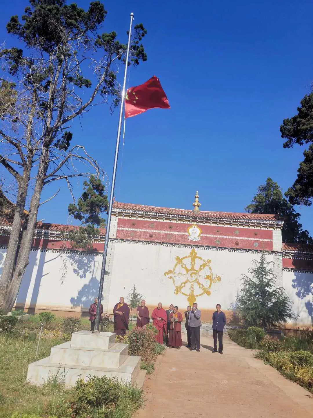 清明祭 | 全国哀悼日 各地寺院响应国家号召下半旗志哀