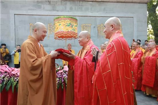 薪火相传，永兴法师荣膺“湖湘第一道场”古麓山寺方丈