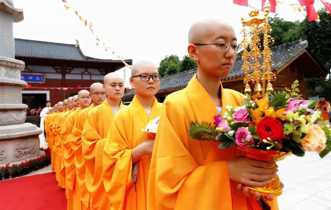 迎华诞 念恩师——四川尼众佛学院庆祝祖国70华诞暨隆莲法师诞辰110周年纪念法会圆满
