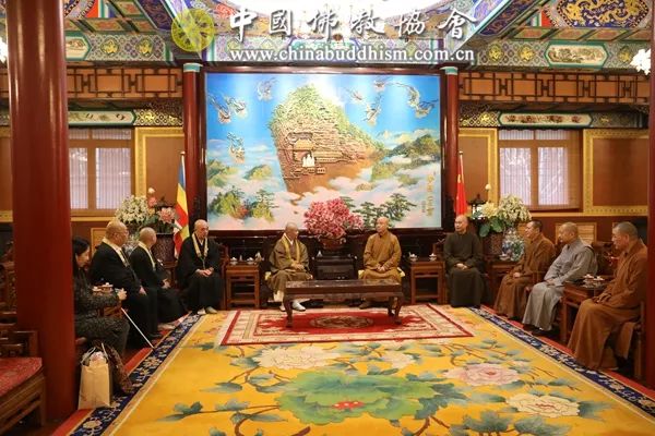 中国佛教协会演觉副会长会见日本净土宗福原隆善长老一行