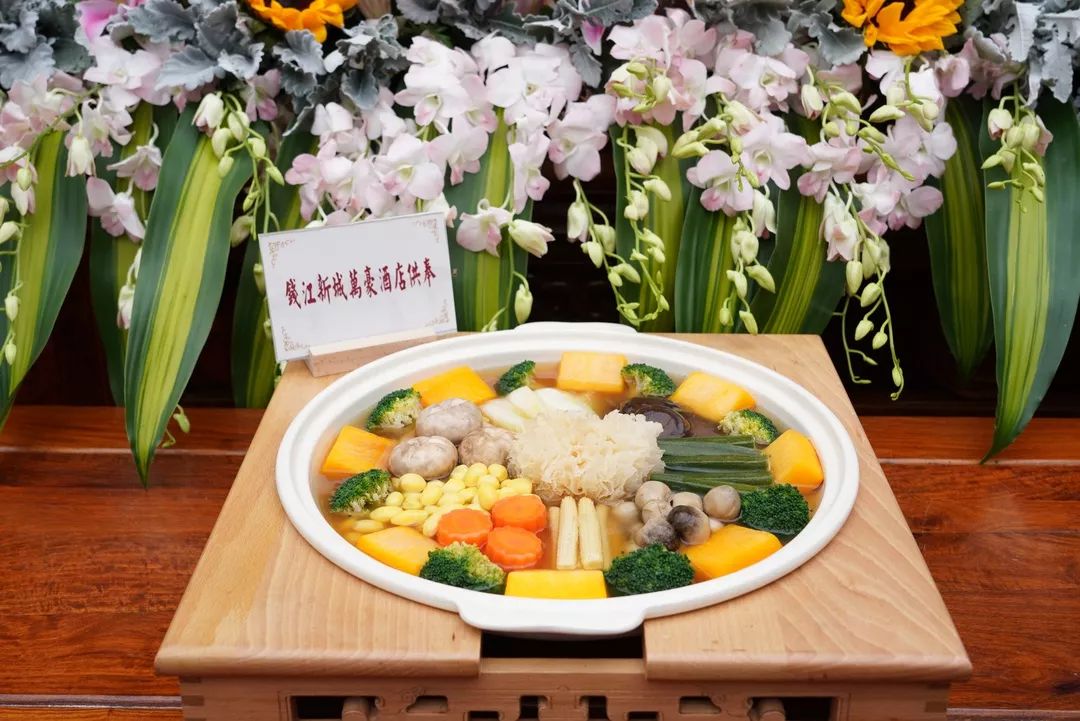 今天十五家饭店、十大寺院齐聚香积寺干了件“天大”的事儿！