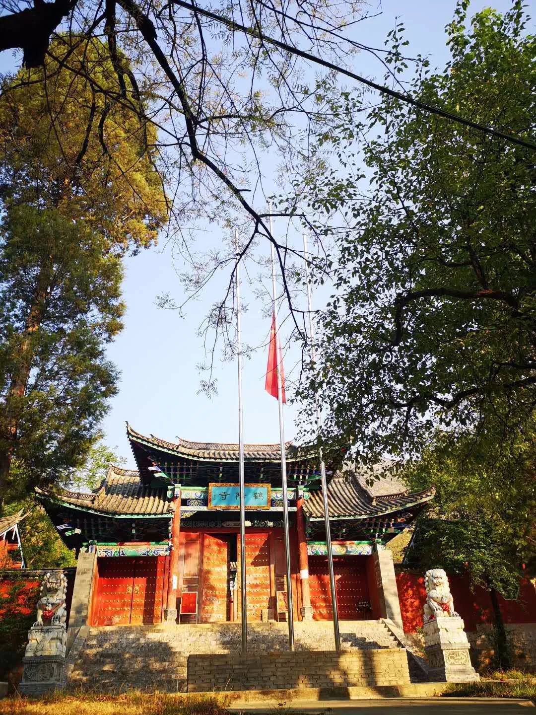 清明祭 | 全国哀悼日 各地寺院响应国家号召下半旗志哀