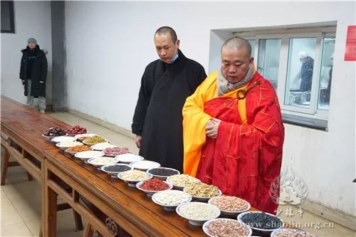己亥年少林寺广施腊八粥:禅心施福粥,粥香溢全球