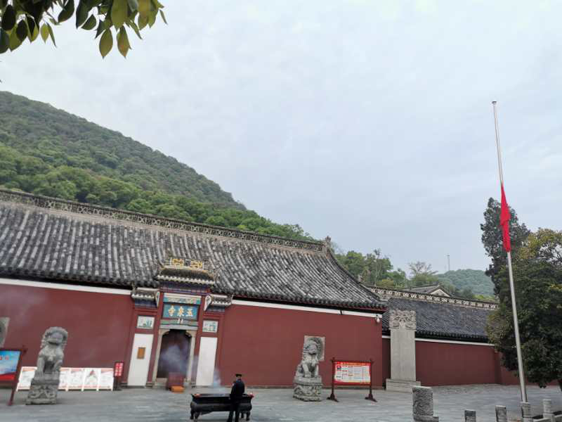 缅怀英烈,悼念同胞 | 湖北省佛教界举行哀悼活动