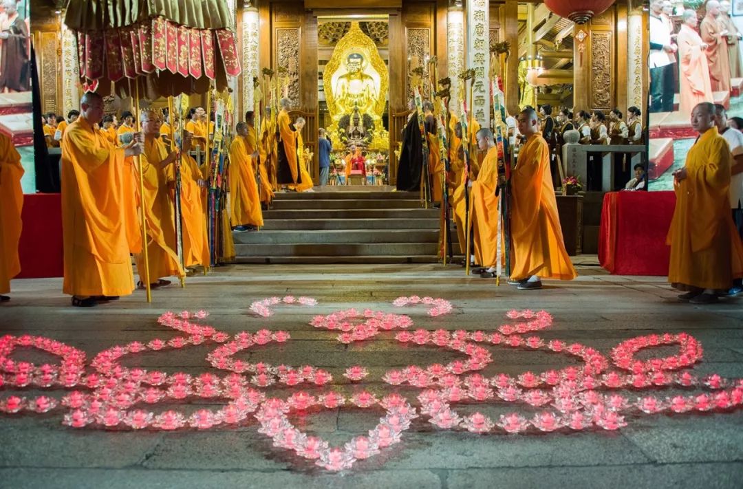 传灯祈福法会隆重举行——南普陀寺第十一届义工培训大会圆满落幕