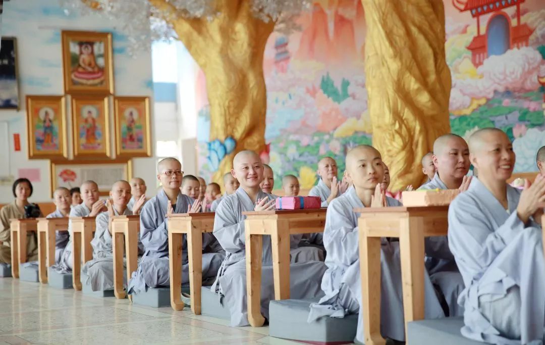 【双语新闻】广东佛学院云门学院 千佛塔寺女众部2019年下学期开学典礼隆重举行