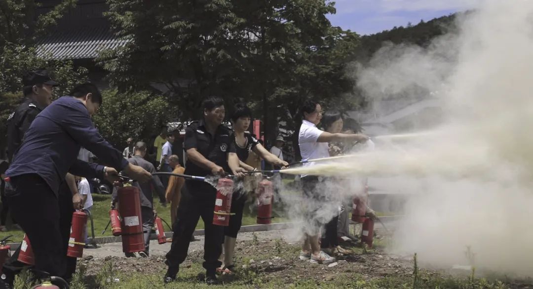 【大慈胜境】这里有群“消防武僧”,守护千年古刹十余载......
