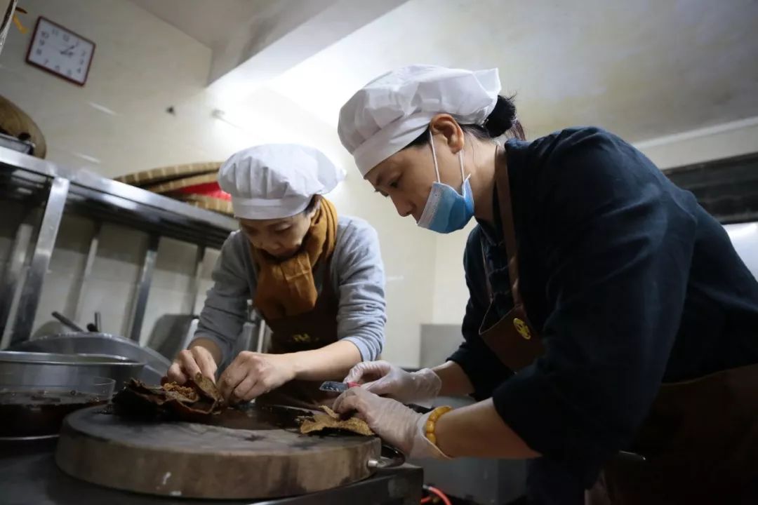 腊八佛粥暖,六榕情意长