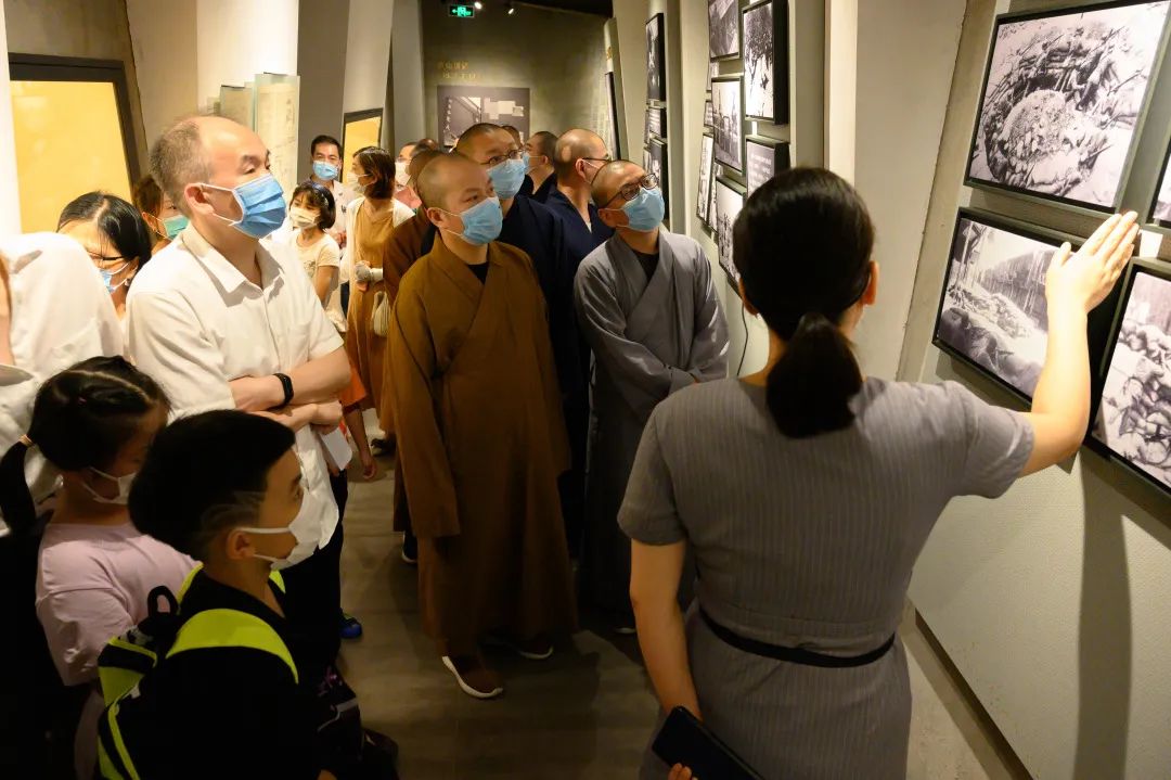 上海玉佛禅寺举行“勿忘国耻、振兴中华”学习报告会及参观上海四行仓库抗战纪念馆活动