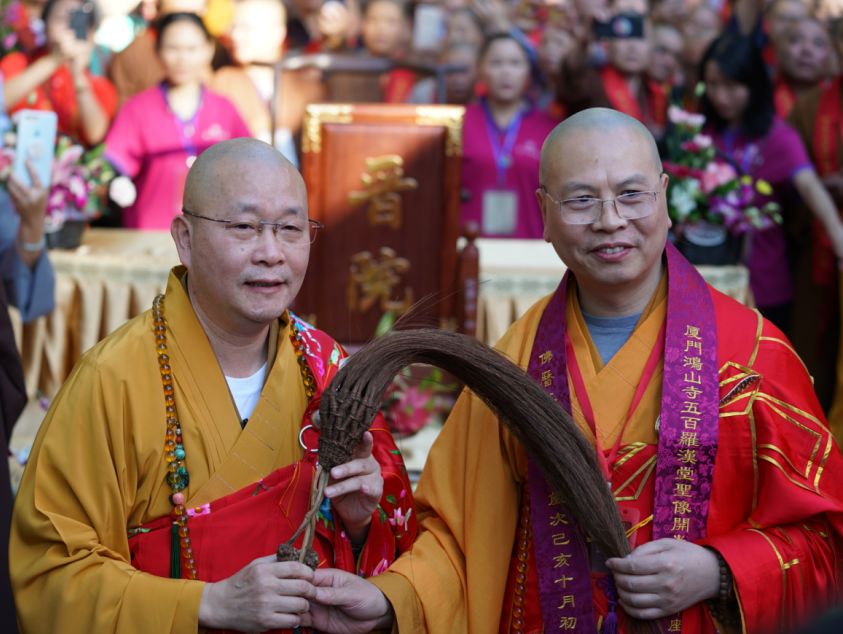 厦门鸿山寺“五百罗汉堂圣像开光暨法云法师荣膺方丈升座庆典”圆满