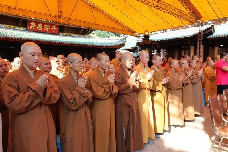 厦门佛教界喜迎中华人民共和国成立70周年暨四爱主题图片展揭幕