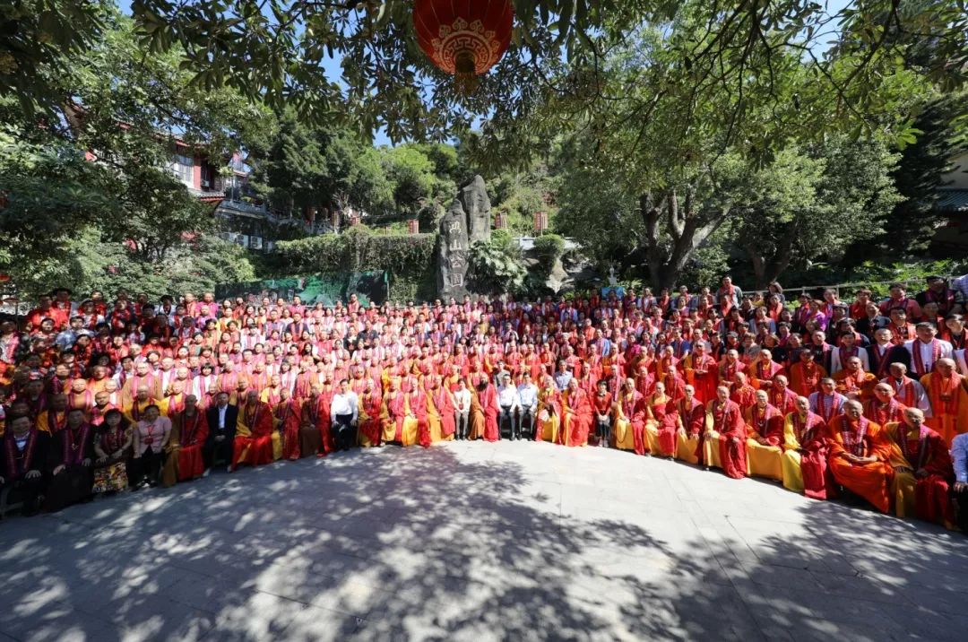 厦门鸿山寺“五百罗汉堂圣像开光暨法云法师荣膺方丈升座庆典”圆满