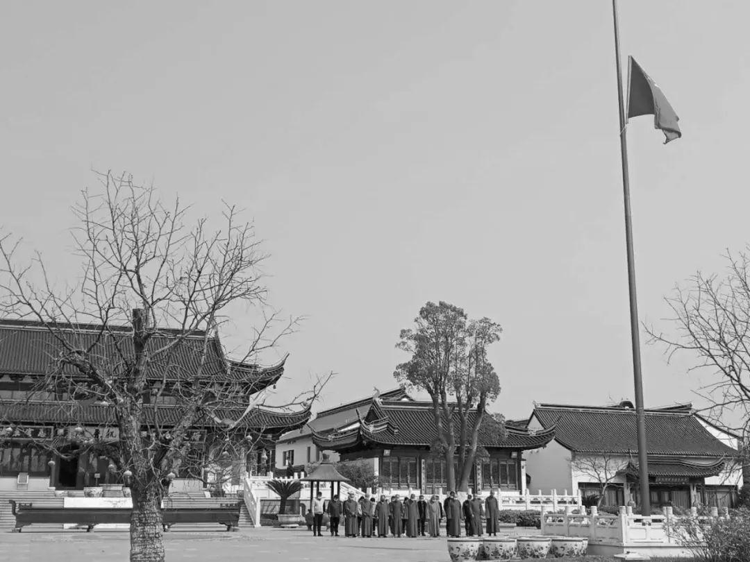 清明祭 | 全国哀悼日 各地寺院响应国家号召下半旗志哀