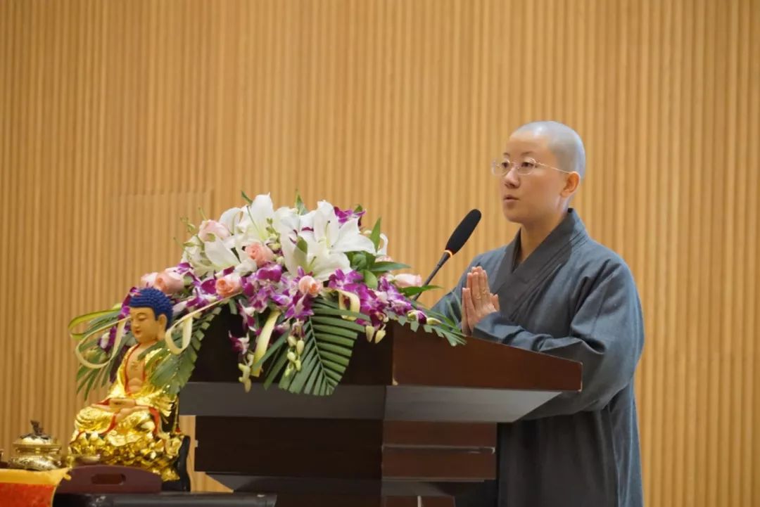尼众学院│中国佛学院栖霞山分院、江苏尼众佛学院联合举行讲经交流活动