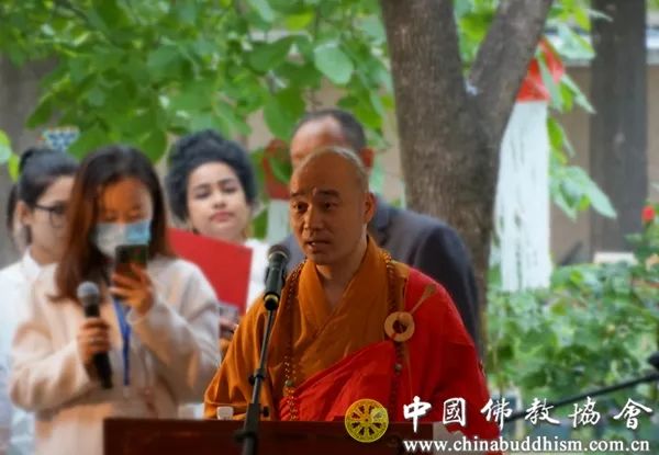 中国佛教协会副会长宗性法师赴斯里兰卡驻华大使馆出席卫塞节庆祝活动