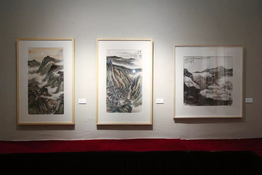 献礼祖国七十华诞，“笔墨颂中华”书画展在上海玉佛禅寺顺利开幕！