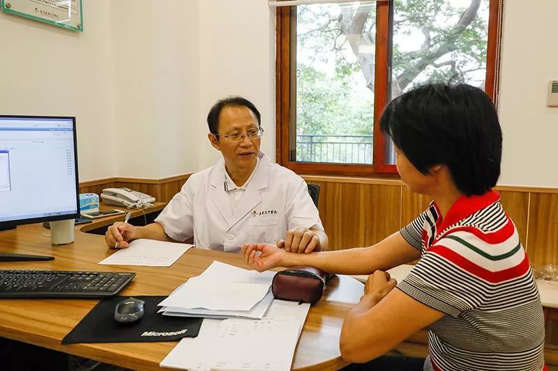 “身心同治、全面健康”第二届医学与人文南普陀论坛开幕