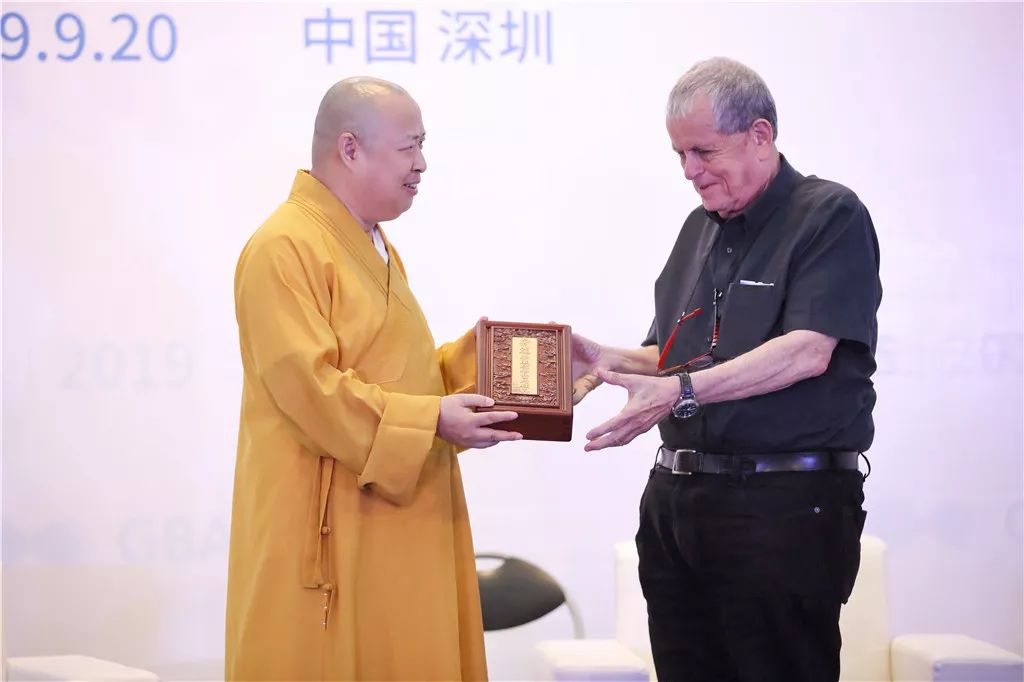 东西智慧与人文化成——印顺大和尚出席第六届诺贝尔奖获得者医学峰会人文与科学论坛