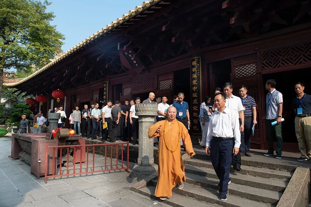 全省、市县民族宗教工作负责人培训班到我寺参访交流