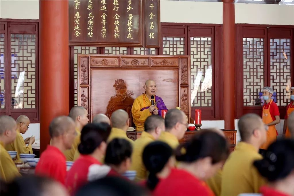深圳弘法寺升国旗仪式：歌唱我们的祖国，感恩伟大的时代