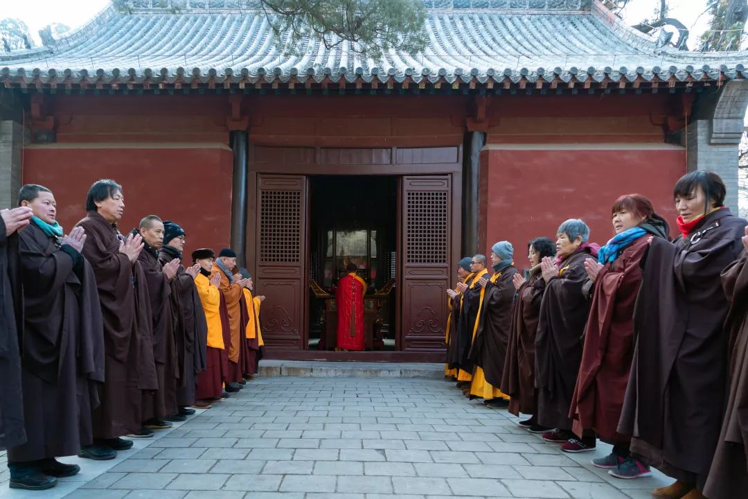 山东大灵岩寺腊八施粥 | 同沾法喜 共沐佛恩