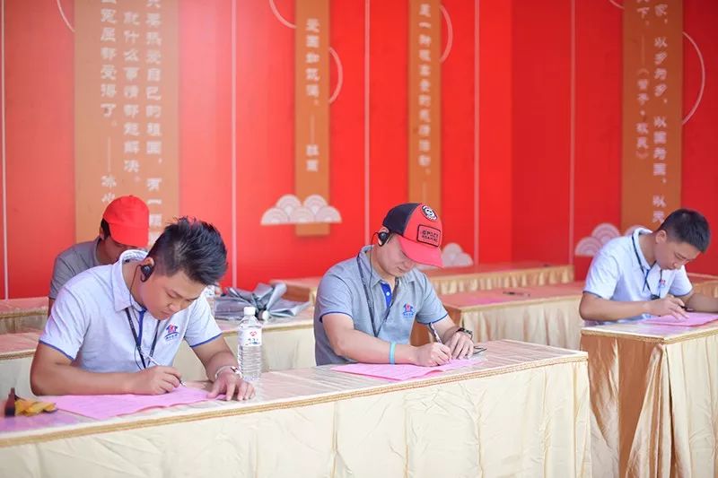 厦门佛教界喜迎中华人民共和国成立70周年暨四爱主题图片展揭幕