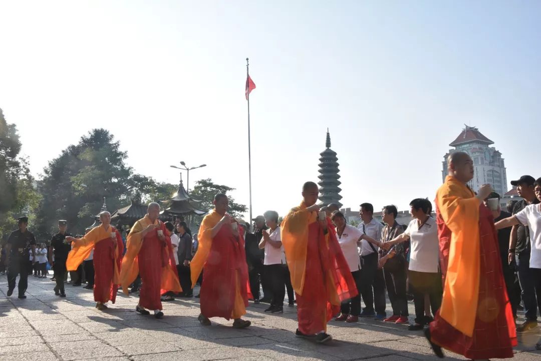 普门示现·我将无我——南普陀寺第十一届义工培训大会隆重开幕
