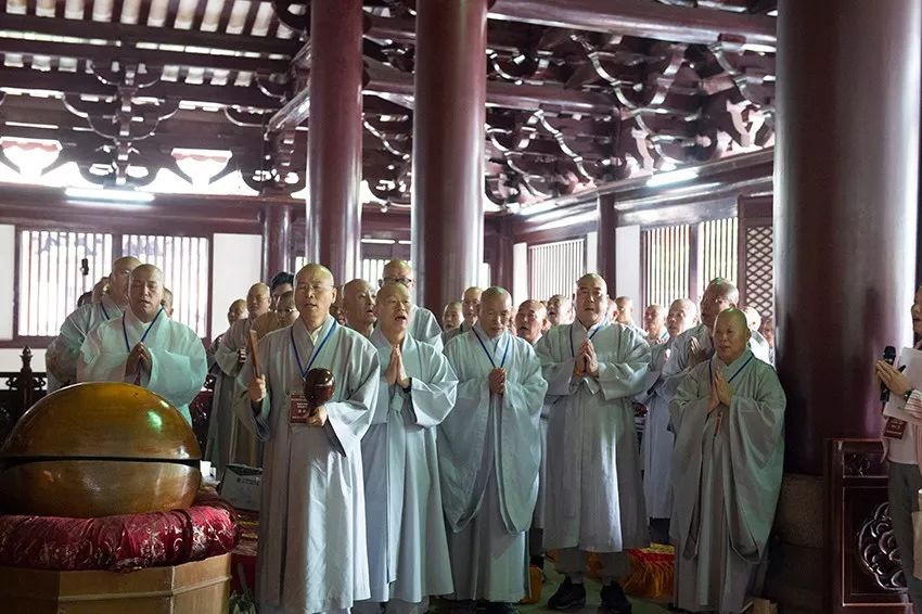“中韩日佛教友好交流会议”韩日佛教代表团参访广州光孝寺