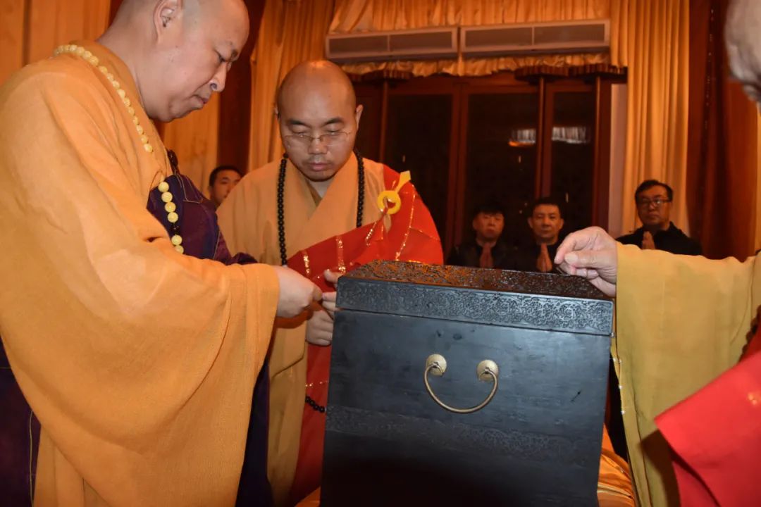 敦煌雷音寺隆重恭请中国佛教协会名誉会长本焕长老舍利永久供奉法会