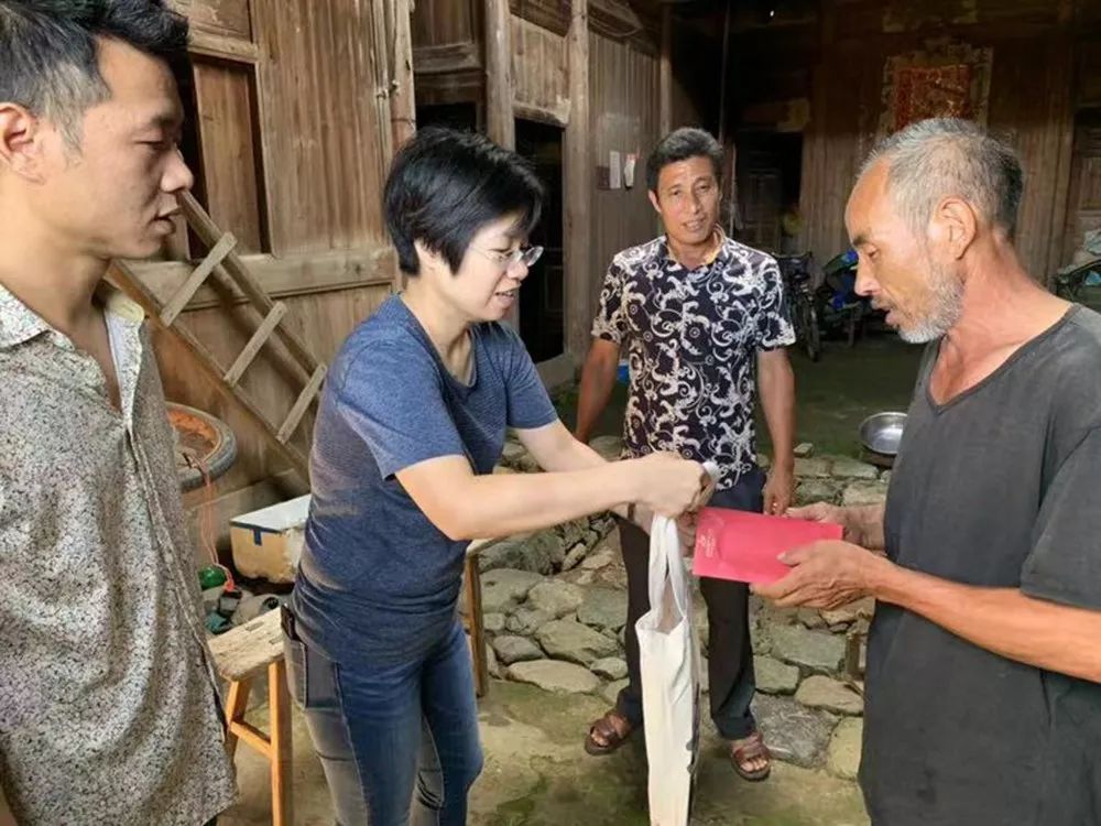 “不忘初心，牢记使命”助力革命老区两天三地的扶贫义诊顺利开展