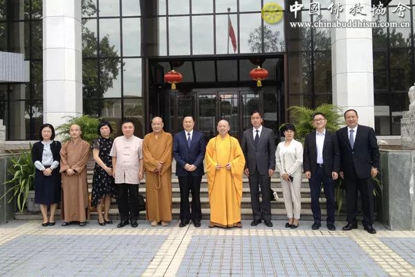 纯一副会长出席斯里兰卡首届“法显文化和新世纪海上丝绸之路国际论坛”