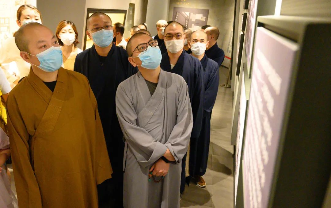 上海玉佛禅寺举行“勿忘国耻、振兴中华”学习报告会及参观上海四行仓库抗战纪念馆活动