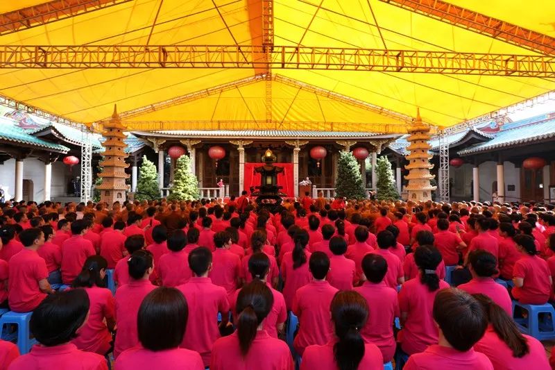 厦门佛教界喜迎中华人民共和国成立70周年暨四爱主题图片展揭幕