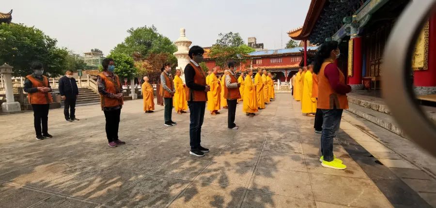 清明祭 | 全国哀悼日 各地寺院响应国家号召下半旗志哀