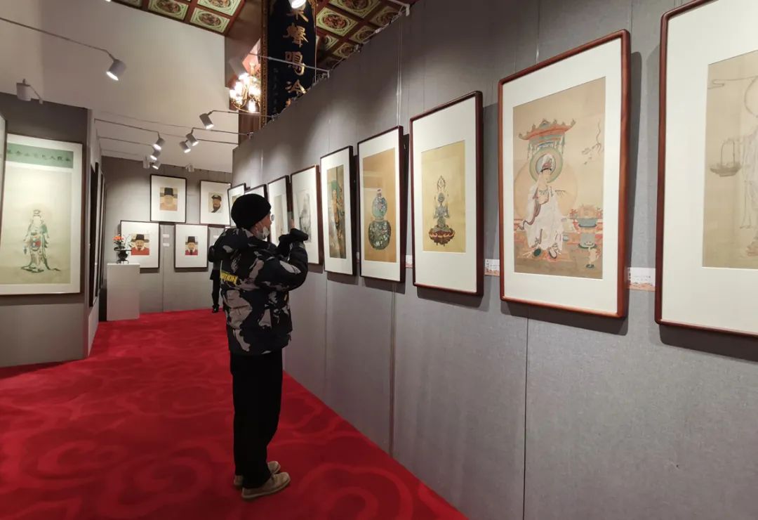 得到院长肯定！展出200余幅 七位艺术学僧交出满意毕业答卷
