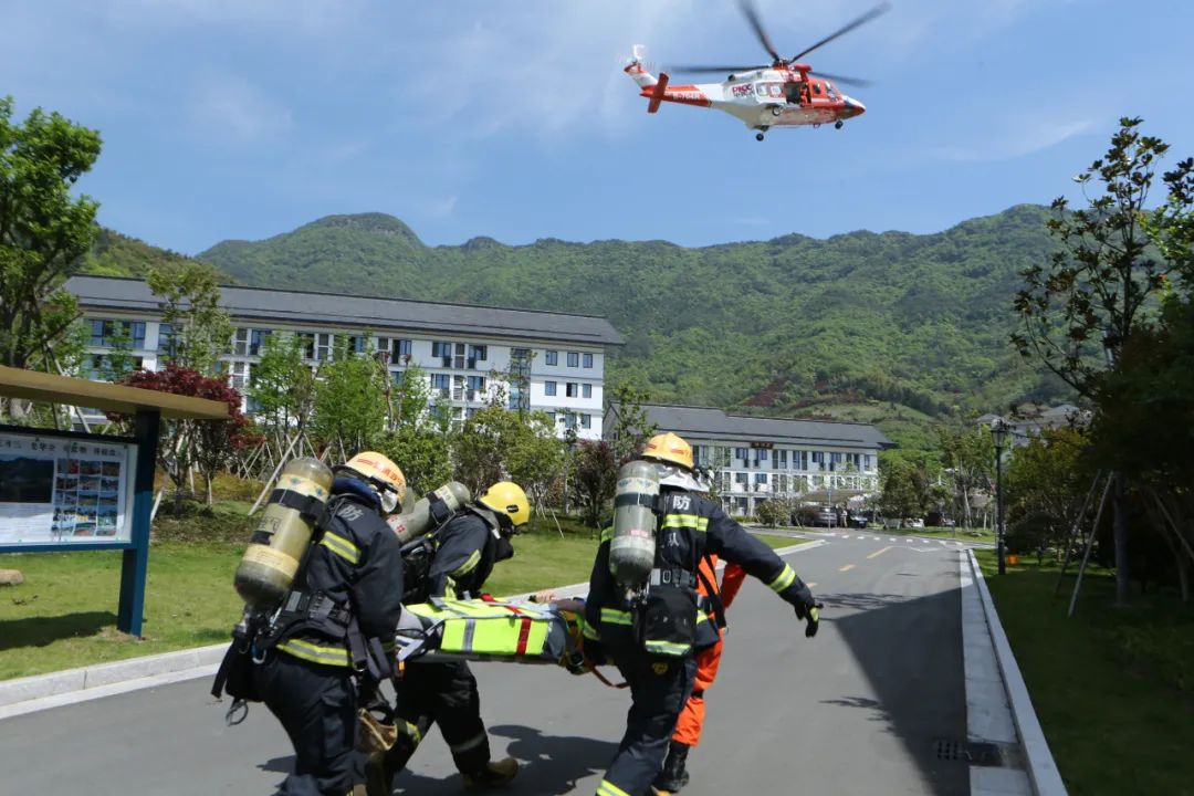 【大慈胜境】这里有群“消防武僧”,守护千年古刹十余载......