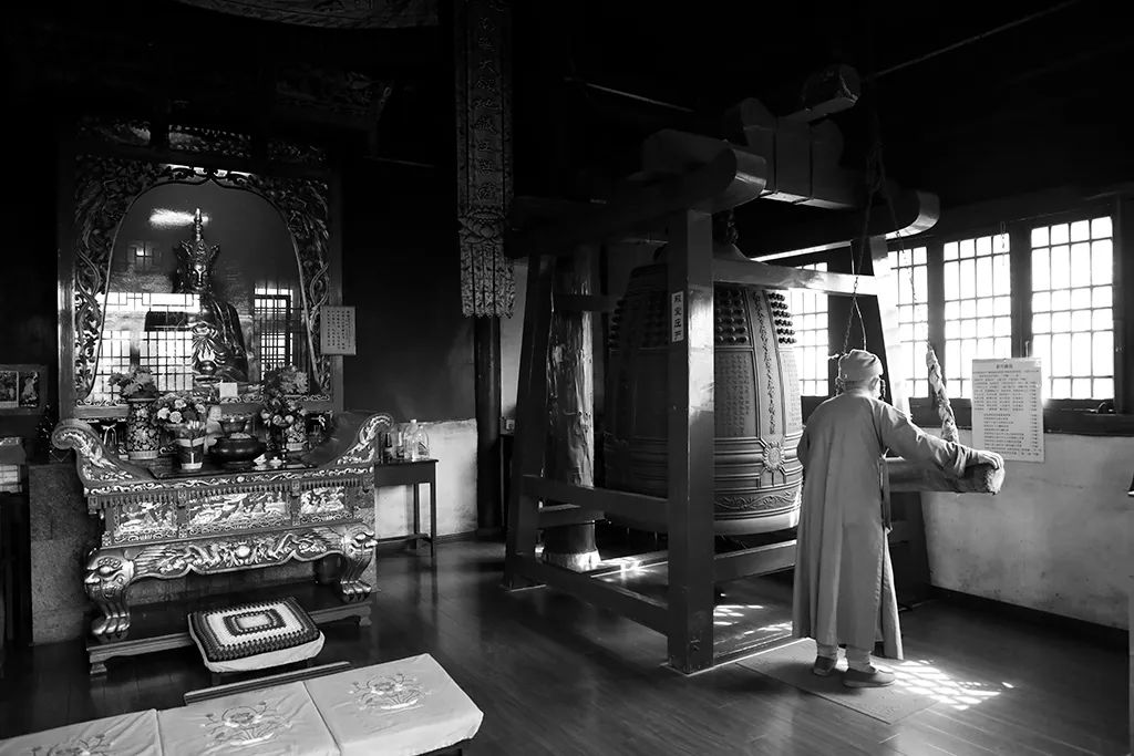 清明祭 | 全国哀悼日 各地寺院响应国家号召下半旗志哀