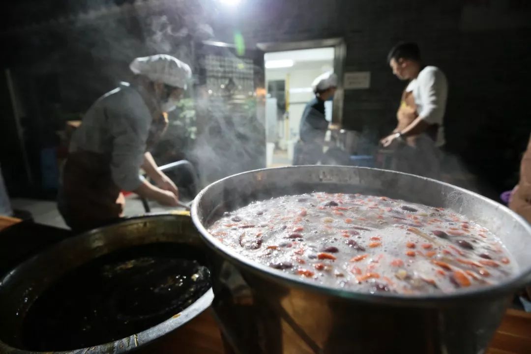 腊八佛粥暖,六榕情意长