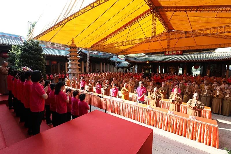 厦门佛教界喜迎中华人民共和国成立70周年暨四爱主题图片展揭幕