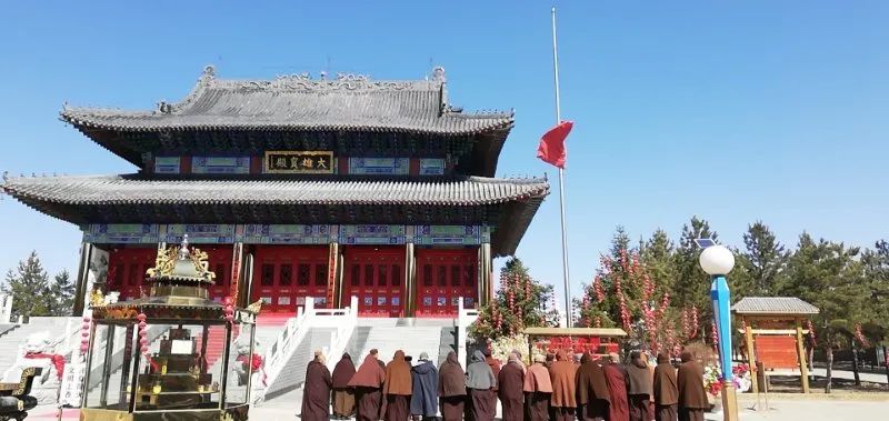 菩萨垂泪 春风含悲|吉林省全省佛教活动场所降半旗志哀