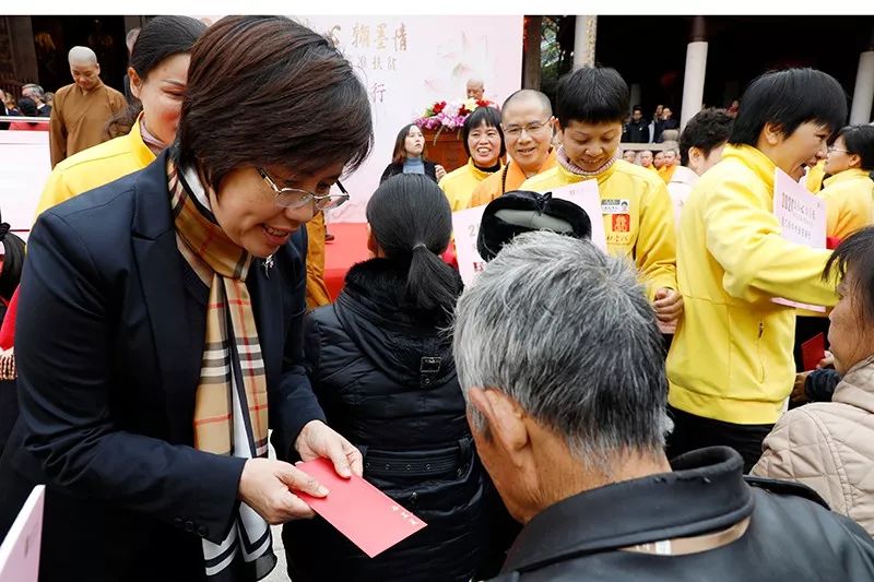 爱心厦门我们一起行动 新年书画慈善行 爱心从厦门佛教界传递