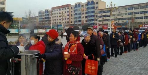 己亥年少林寺广施腊八粥:禅心施福粥,粥香溢全球